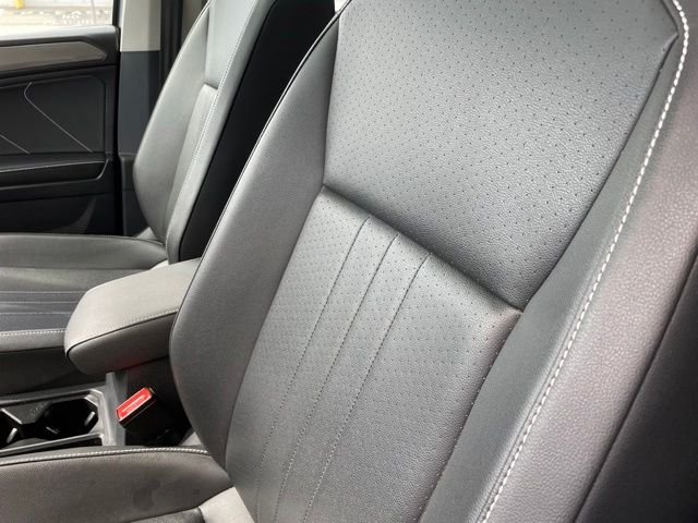 Used 2022 Platinum Gray Metallic Volkswagen 2.0T SE image 14