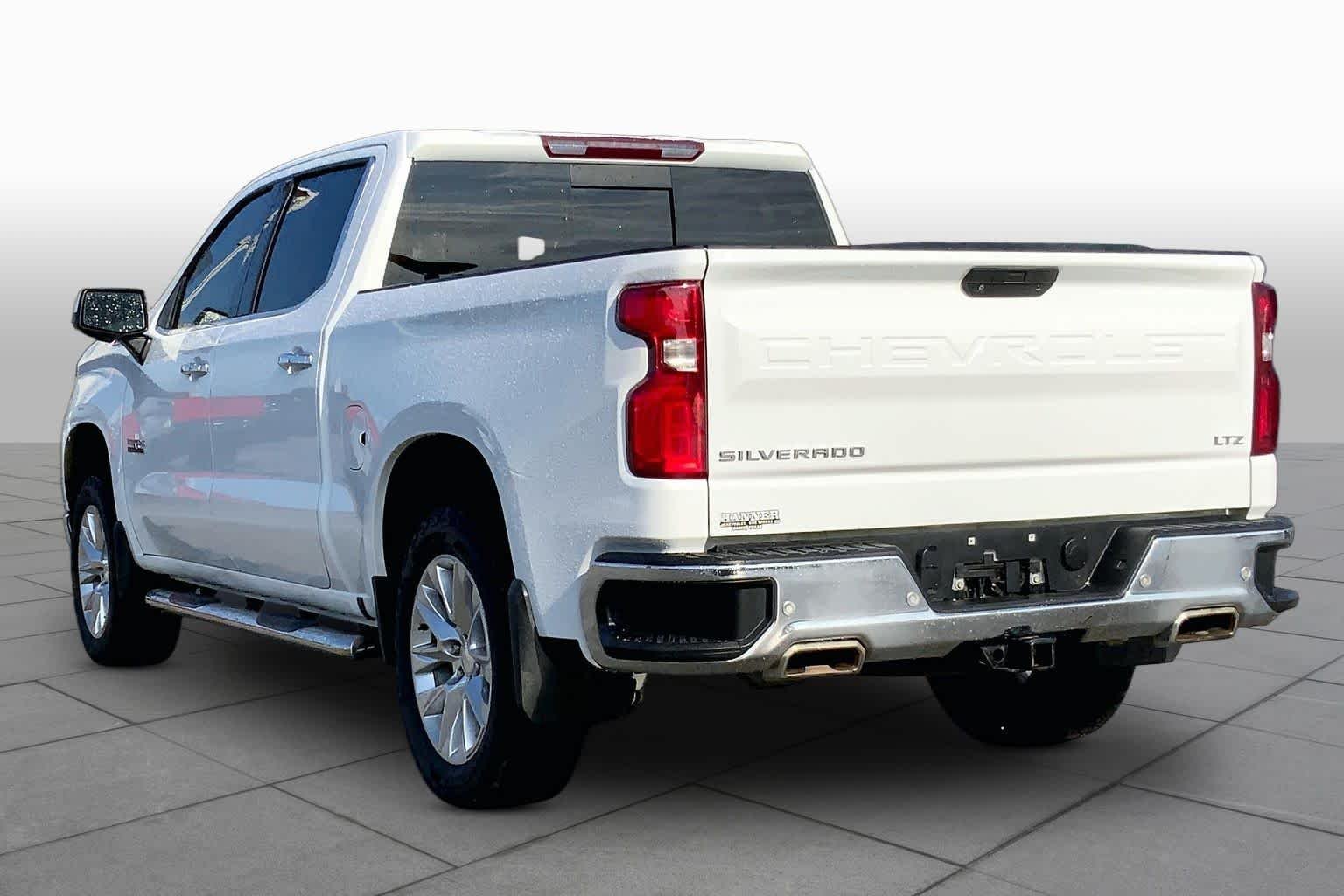 Used 2021 Summit White Chevrolet LTZ image 12