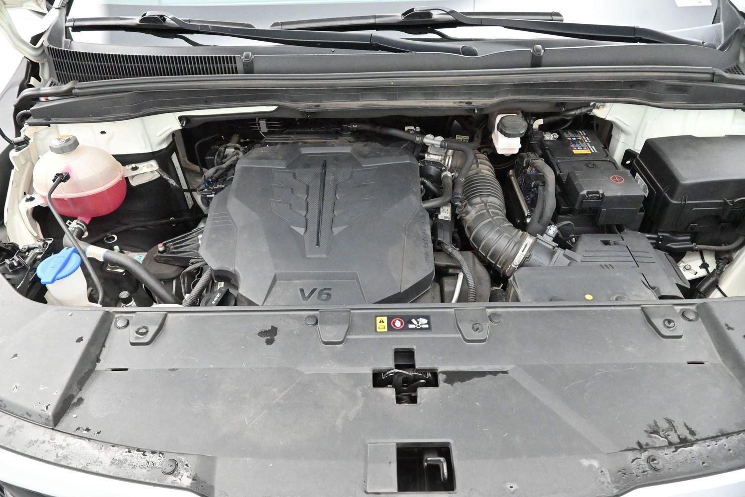 Used 2022 Snow White Pearl Kia LXS image 35
