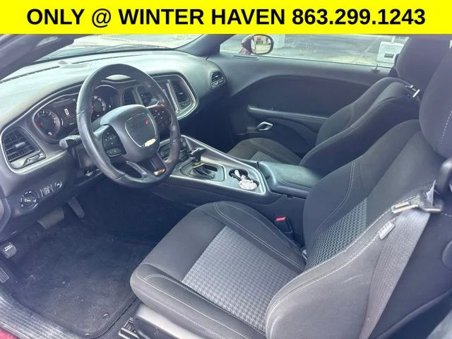 Used 2022 Red Dodge SXT image 8