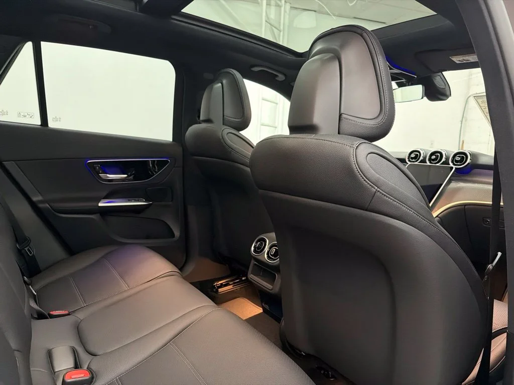 New 2027 Black Mercedes-Benz GLC 300 image 28