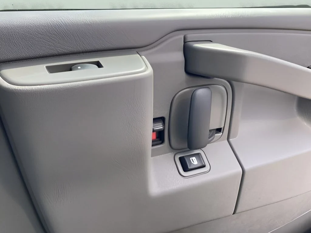 Used 2024 White GMC Work Van image 32