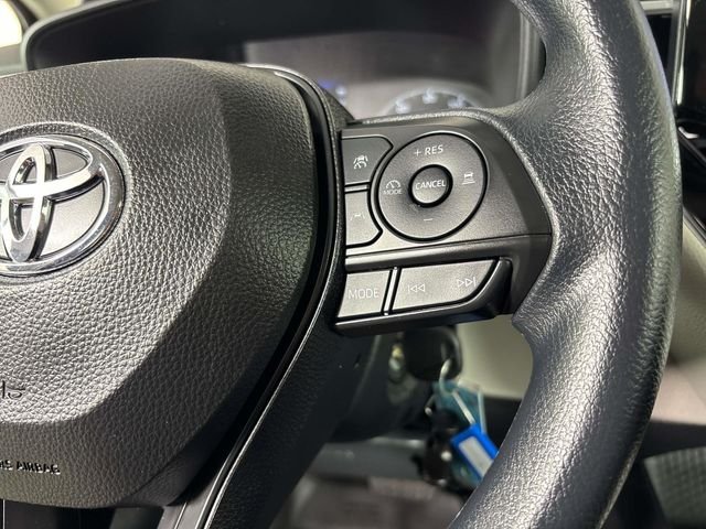 Used 2025 White Toyota LE image 17