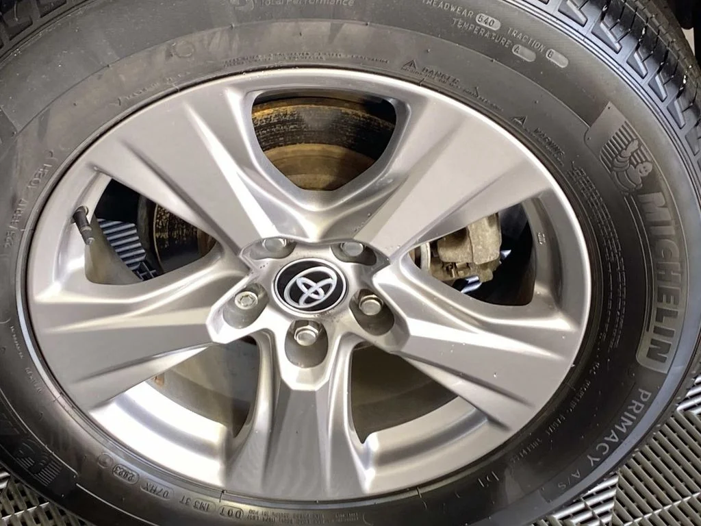 Used 2023 White Toyota XLE image 28