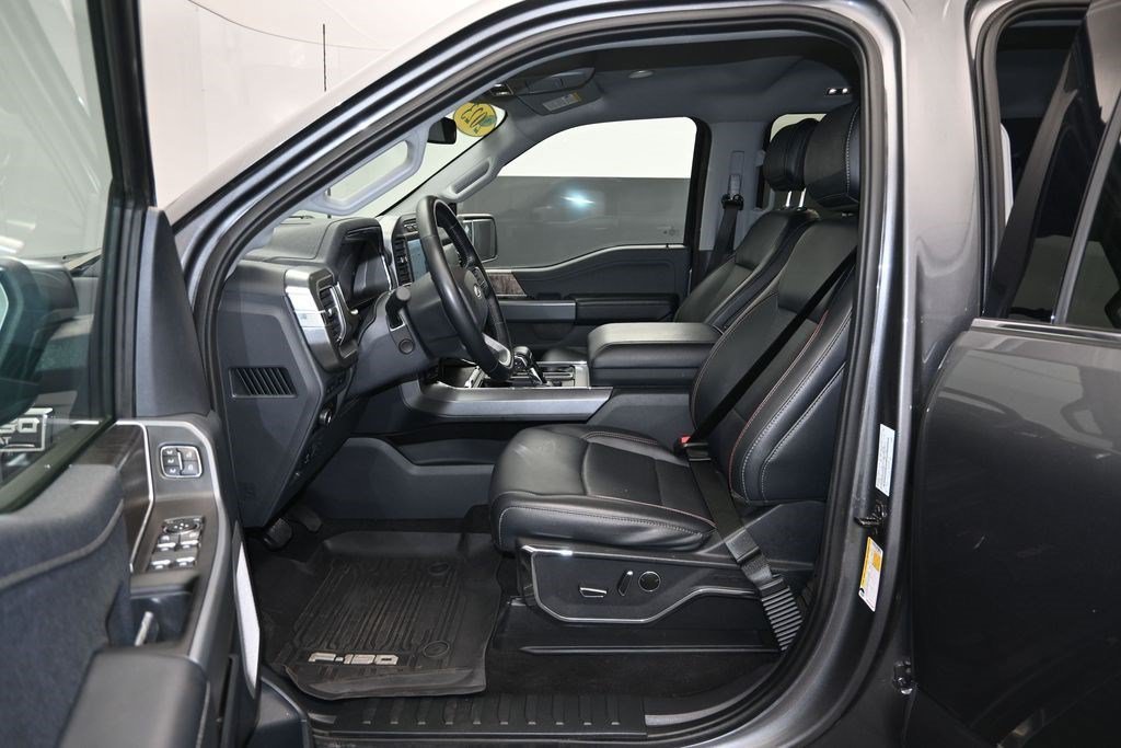 Used 2023 Gray Metallic Ford LARIAT image 12