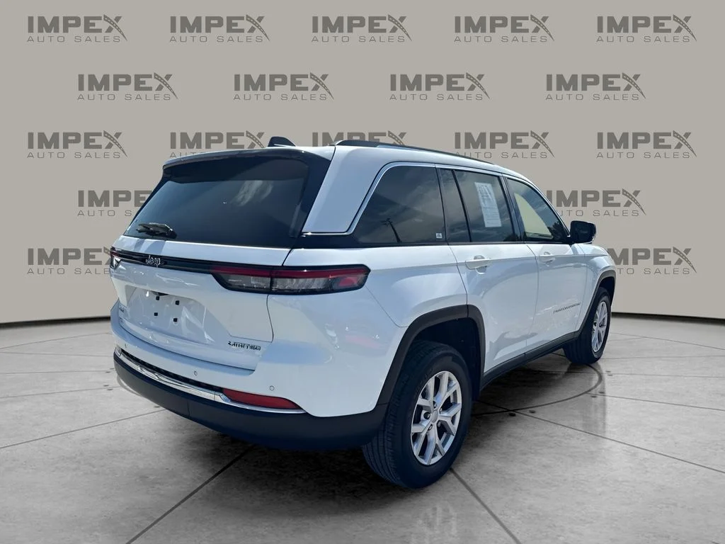 Used 2022 White Jeep Limited image 3