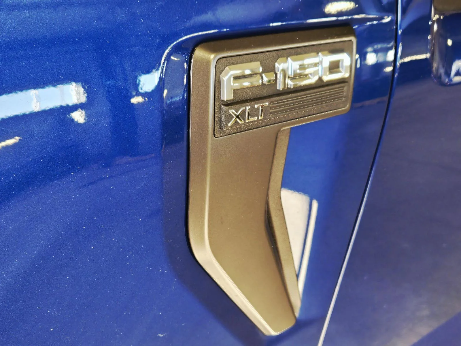 Used 2023 Atlas Blue Ford XLT image 27