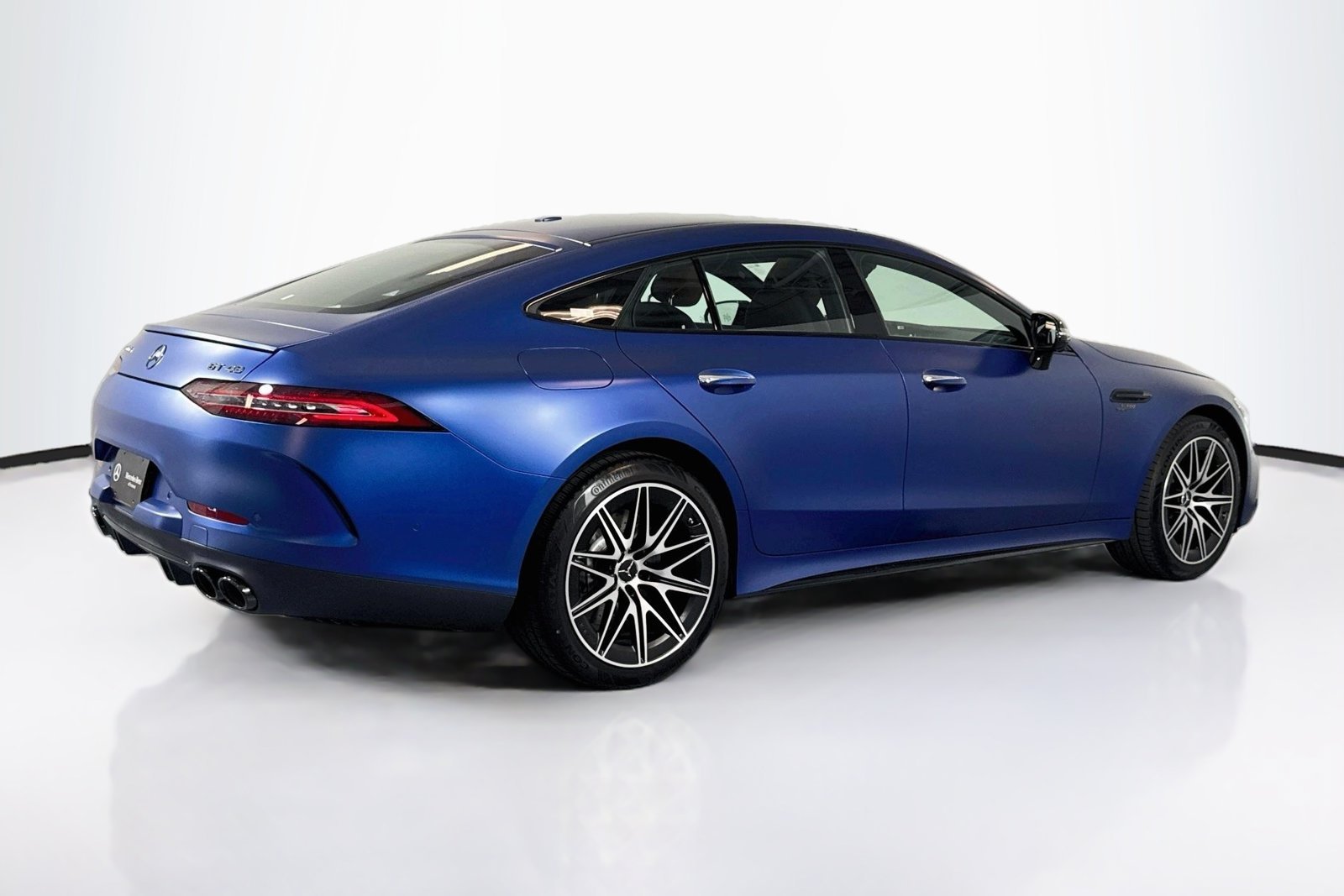 New 2026 MANUFAKTUR Starling Blue Magno Mercedes-Benz AMG® GT 43 image 5