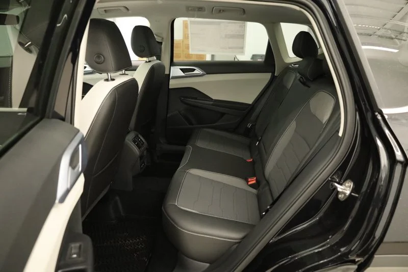 New 2026 Black Volkswagen 1.5T SE image 35