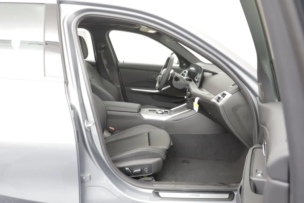 New 2026 SKYSCRAPER GREY BMW 330i NA xDrive image 19