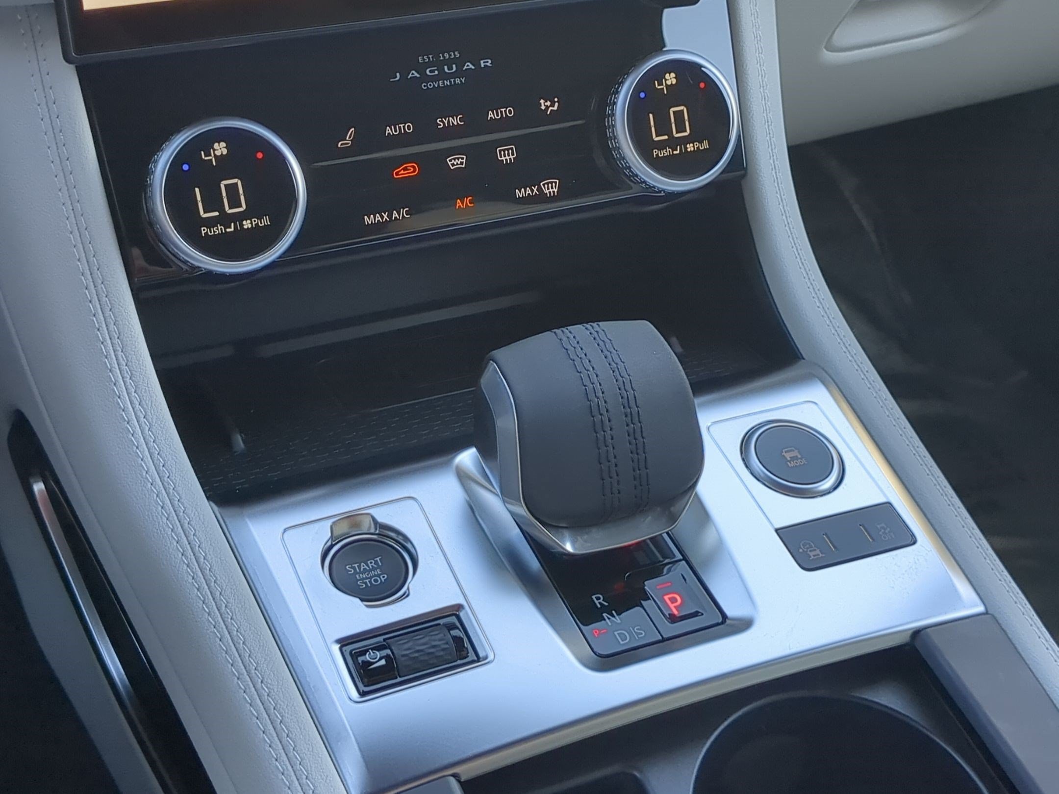 2026 Jaguar F-Pace R-Dynamic S - Photo 21