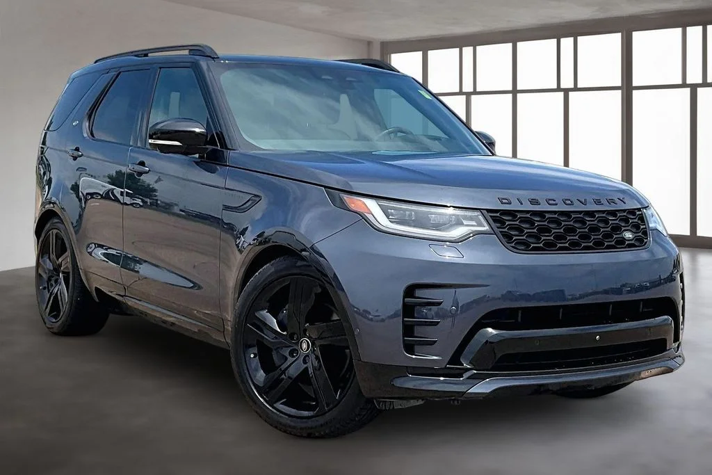 Used 2024 Blue Land Rover Dynamic SE image 10