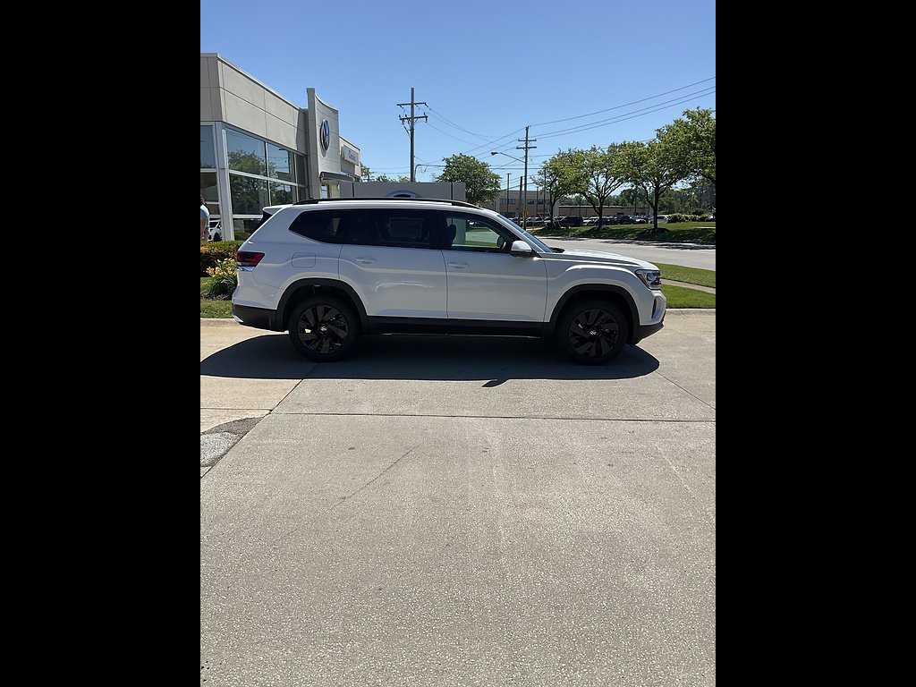 New 2026 Opal White Pearl Volkswagen SE 4Motion image 3