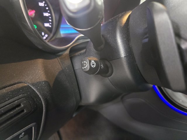Used 2020 Blue Mercedes-Benz GLC 300 image 6