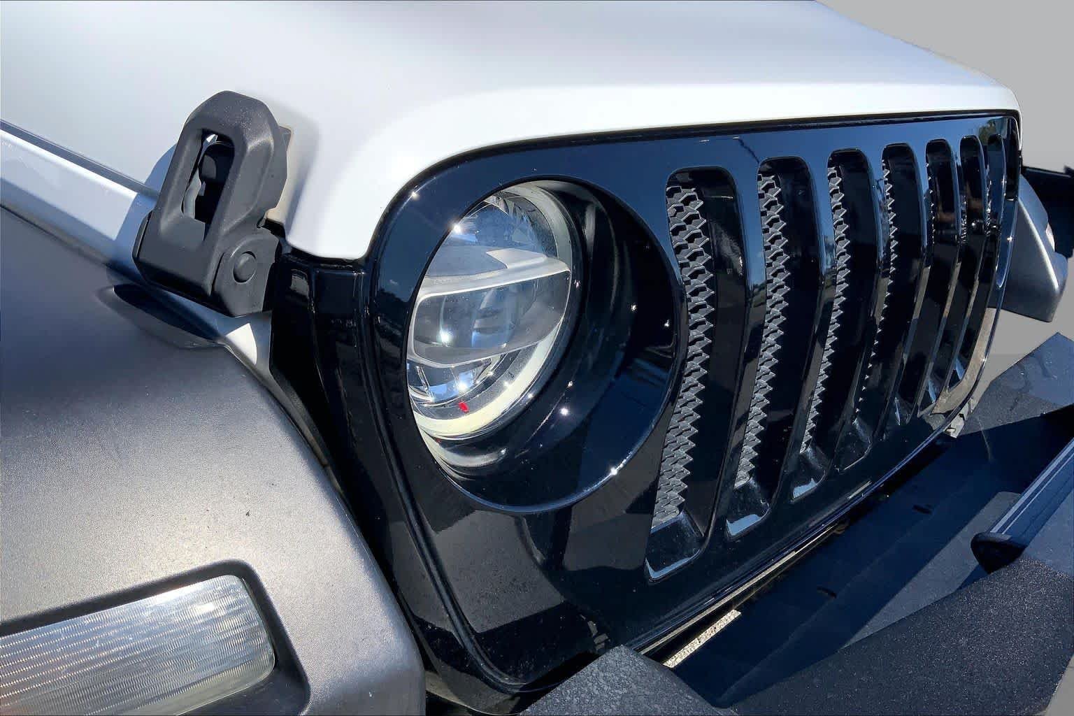Used 2020 Bright White Clearcoat Jeep Willys Sport image 26