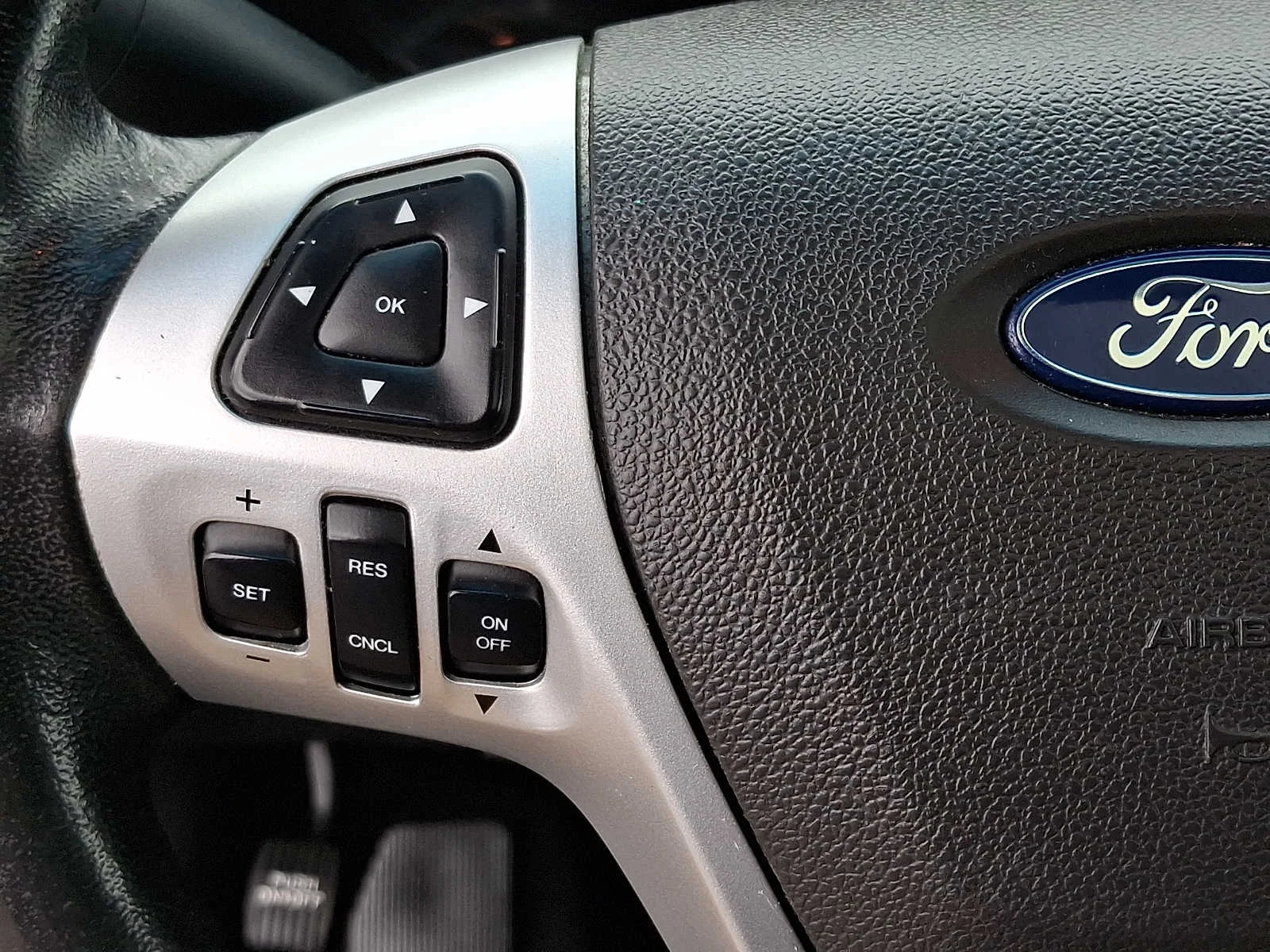 Used 2013 Tuxedo Black Metallic Ford XLT image 21