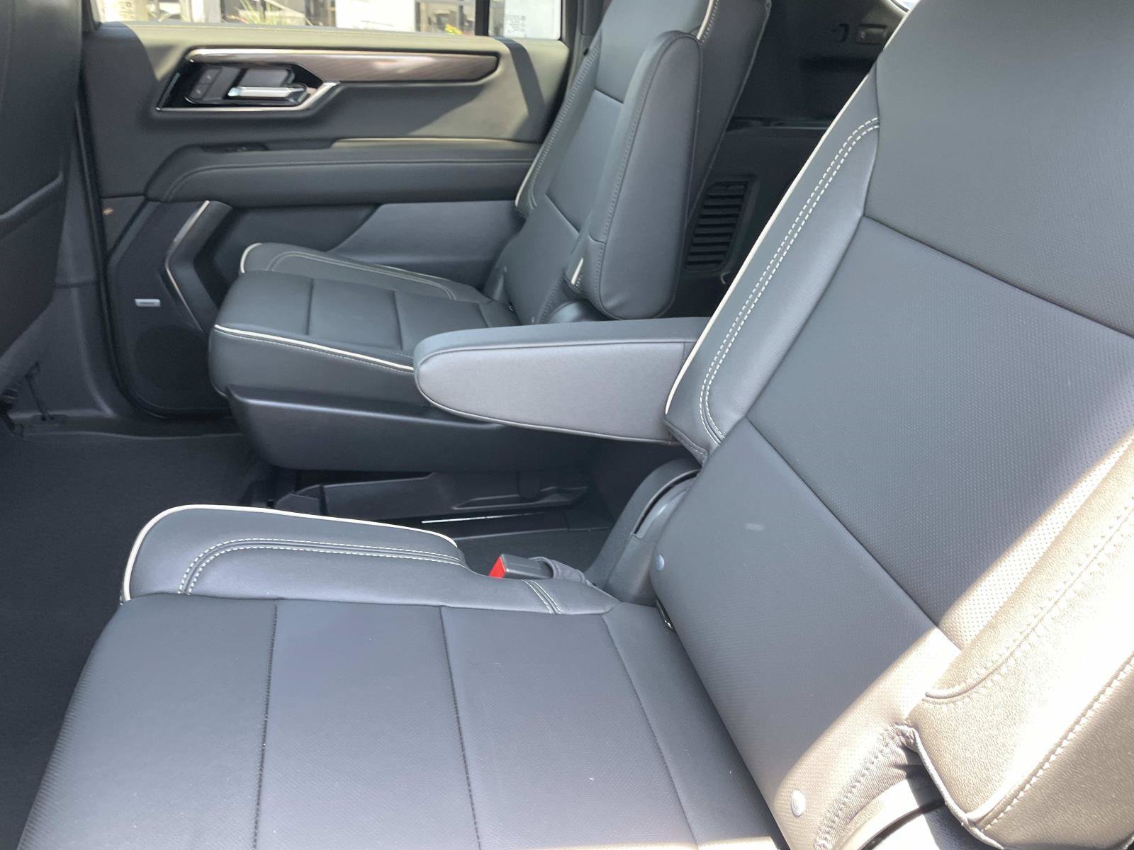 New 2026 Sterling Metallic GMC Elevation image 24