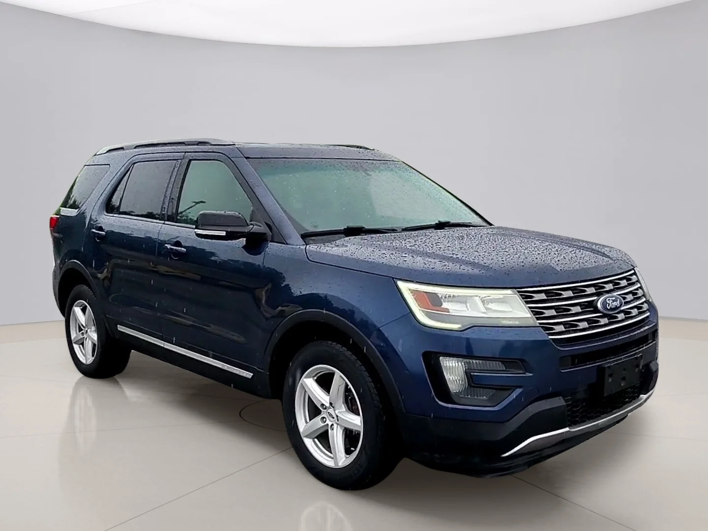 Used 2016 Blue Ford LIMITED image 3