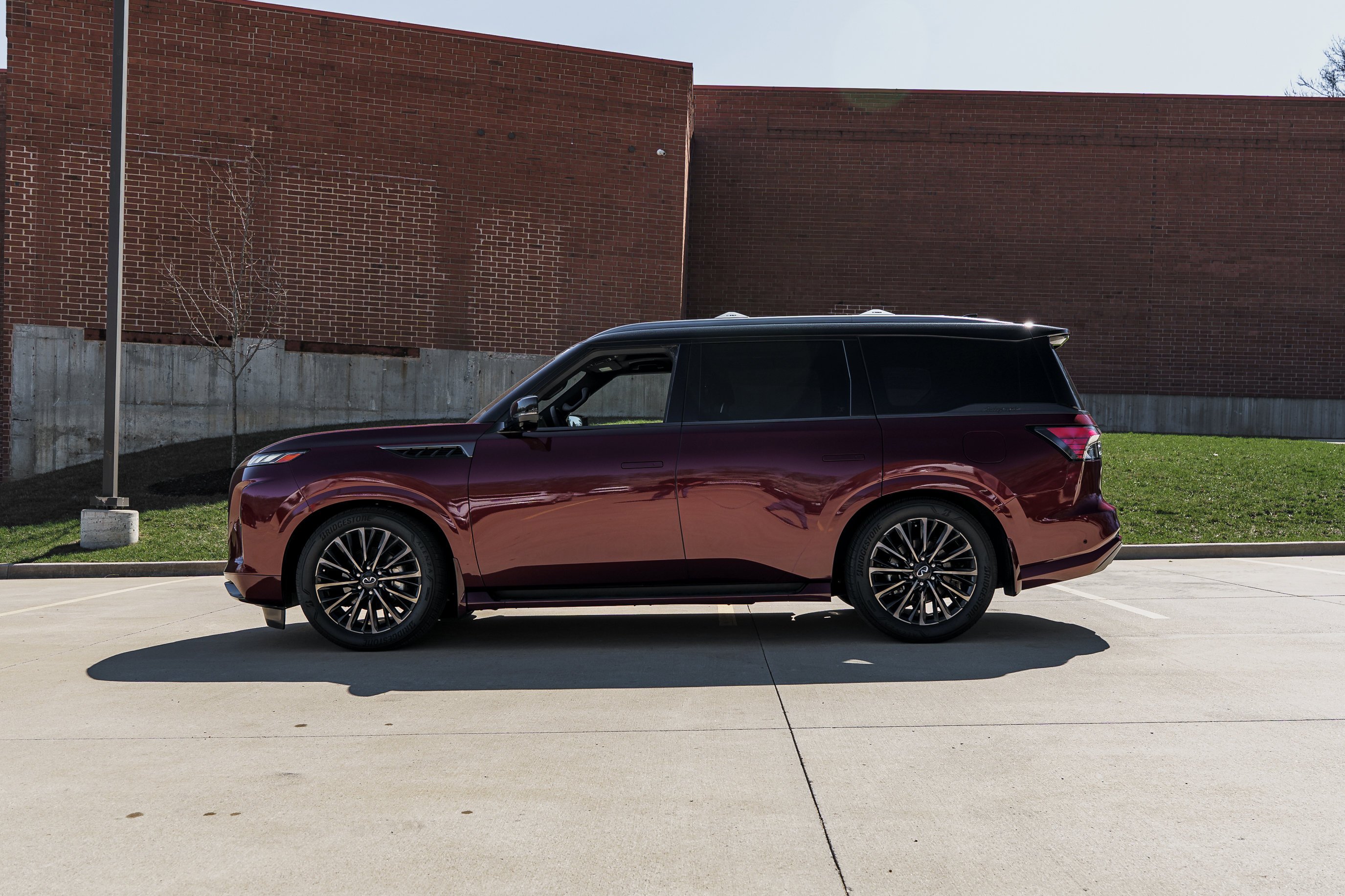 Used 2025 Coulis Red/Black Obsidian INFINITI AUTOGRAPH image 6