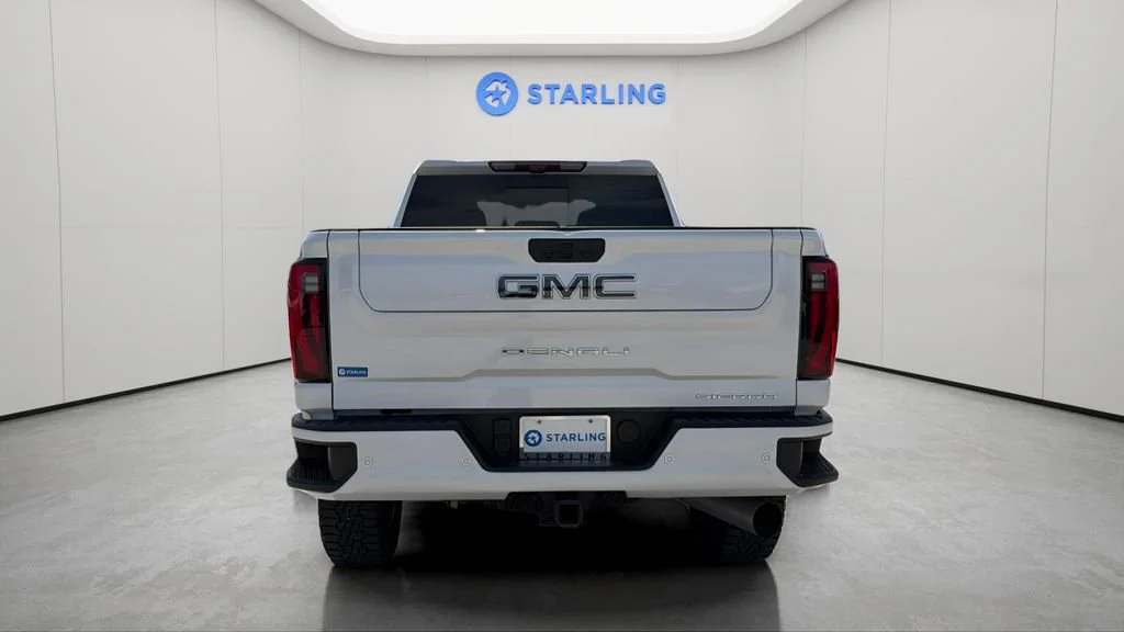 Used 2024 White Frost Tricoat GMC Denali Ultimate image 7