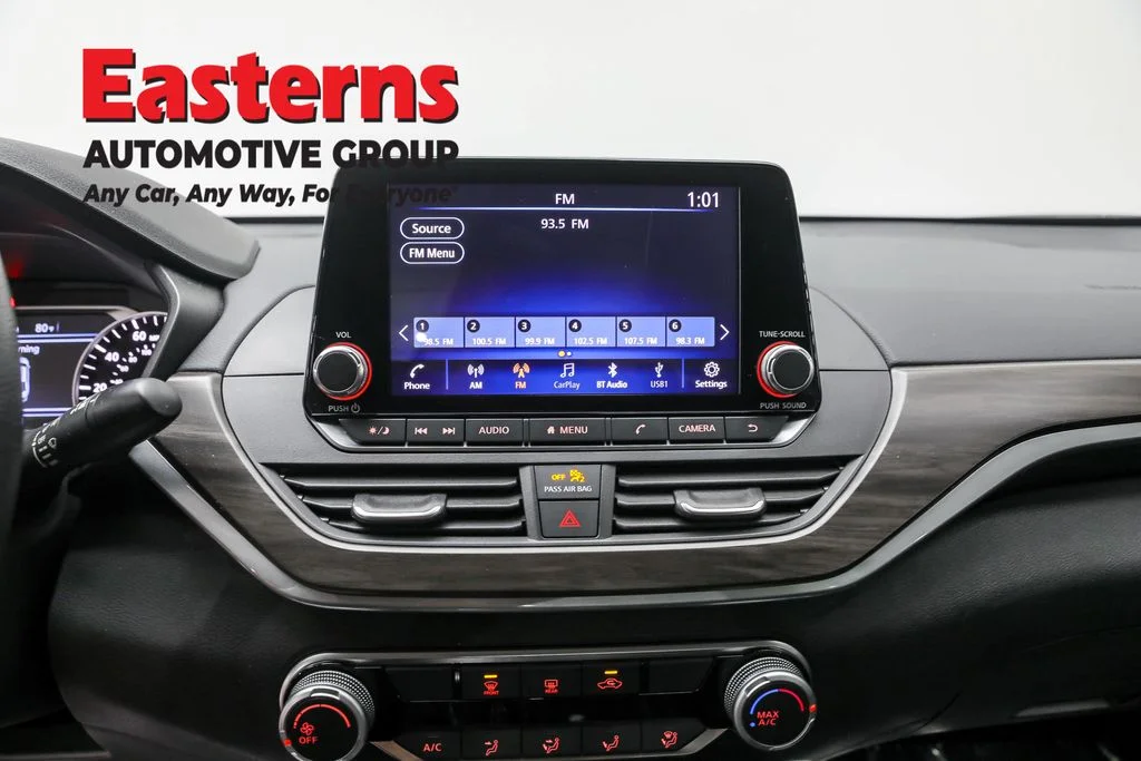 Used 2024 Black Nissan 2.5 SV image 11