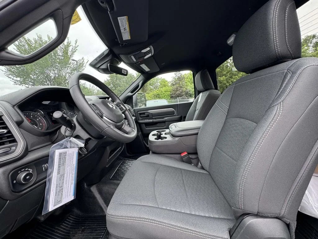 2025 RAM 3500 Chassis Tradesman - Photo 13