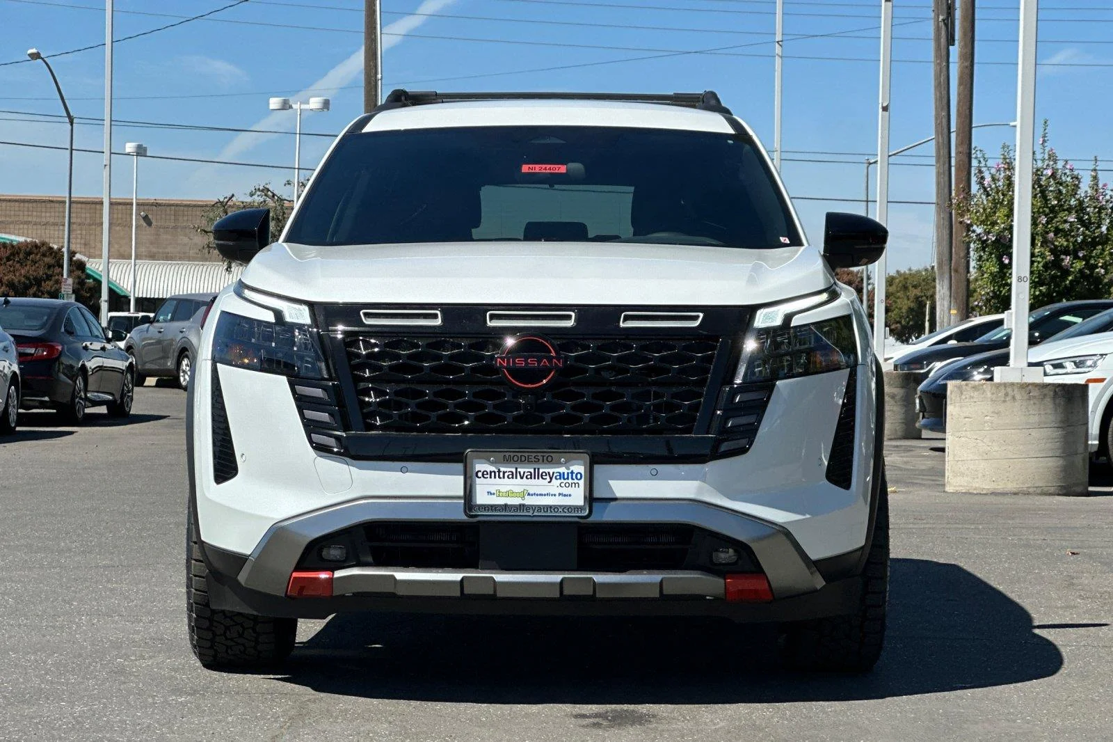 New 2026 Everest White Pearl TriCoat Nissan Rock Creek® image 8