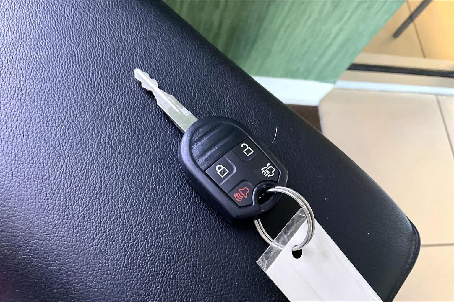 Used 2013 Performance White Ford GT Premium image 12