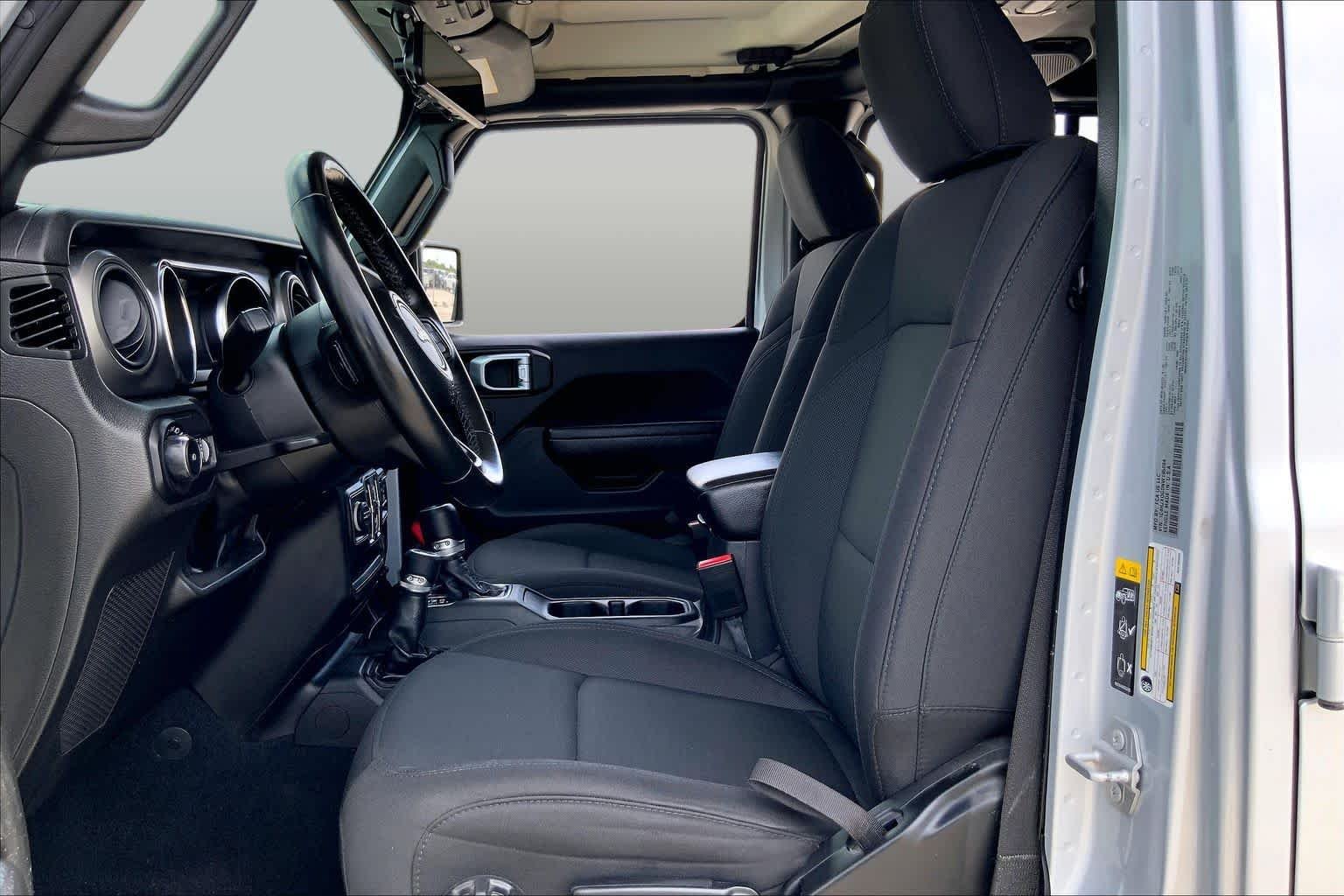 Used 2022 Silver Zynith Clearcoat Jeep Unlimited Willys image 8