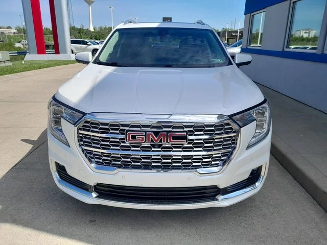 Used 2023 White GMC Denali image 4