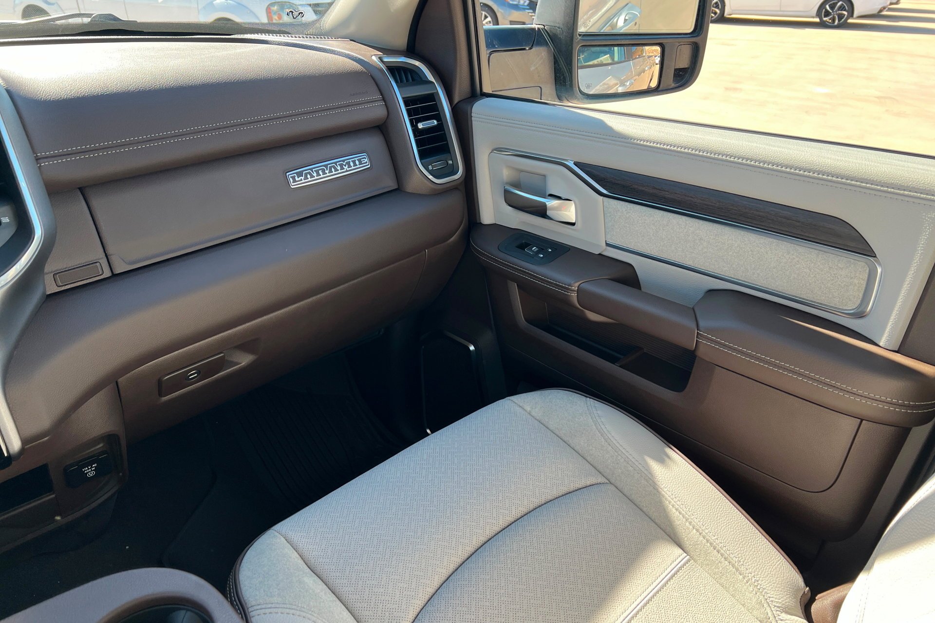 New 2026 Silver-Zynith Exterior Paint RAM Laramie image 11