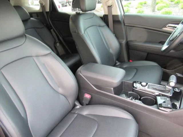Used 2025 White Kia SX image 8