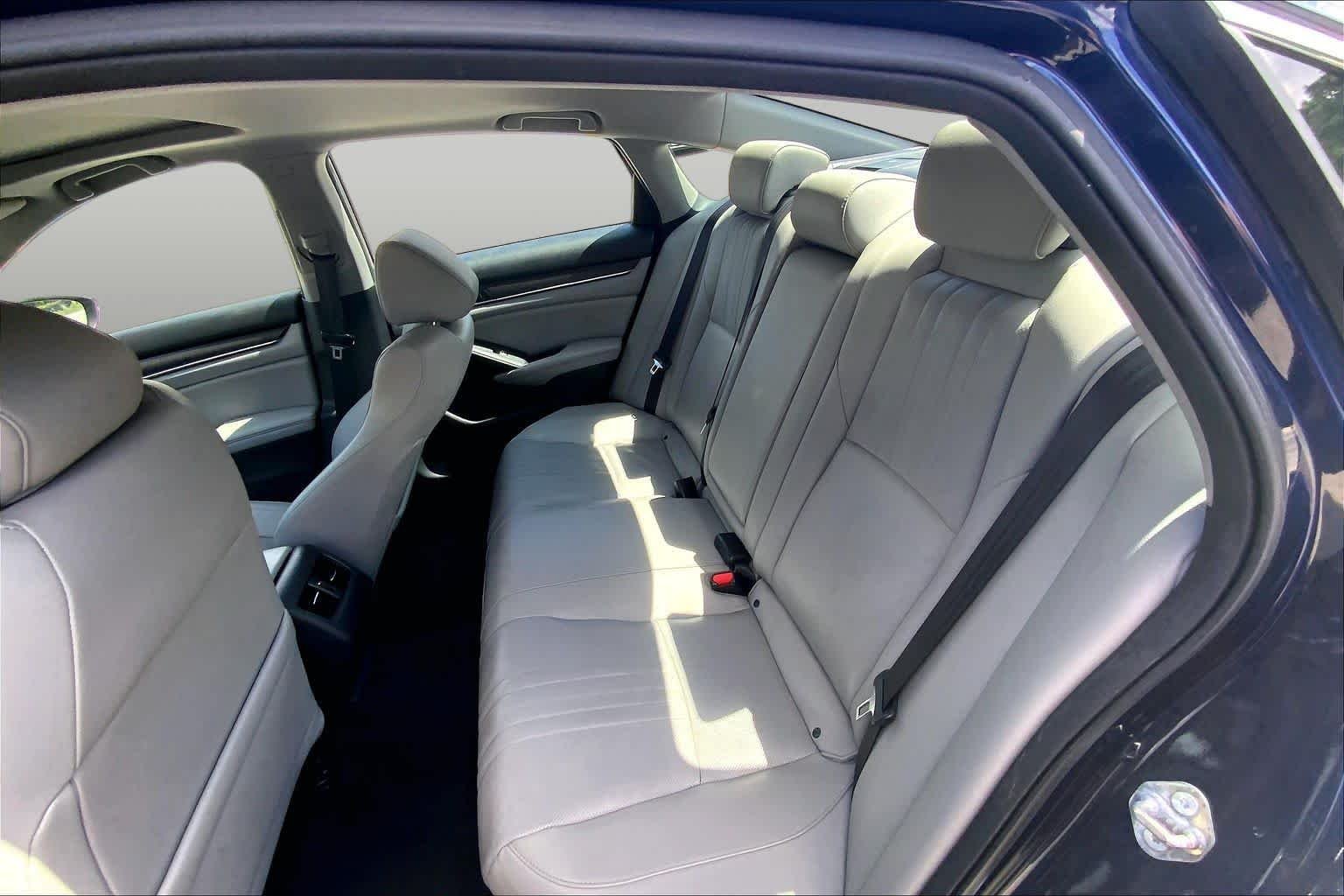 Used 2020 Obsidian Blue Pearl Honda EX-L image 20