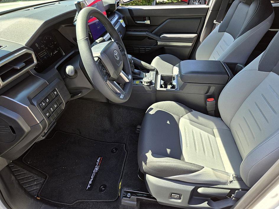 2025 Toyota Tacoma TRD Off Road - Photo 9