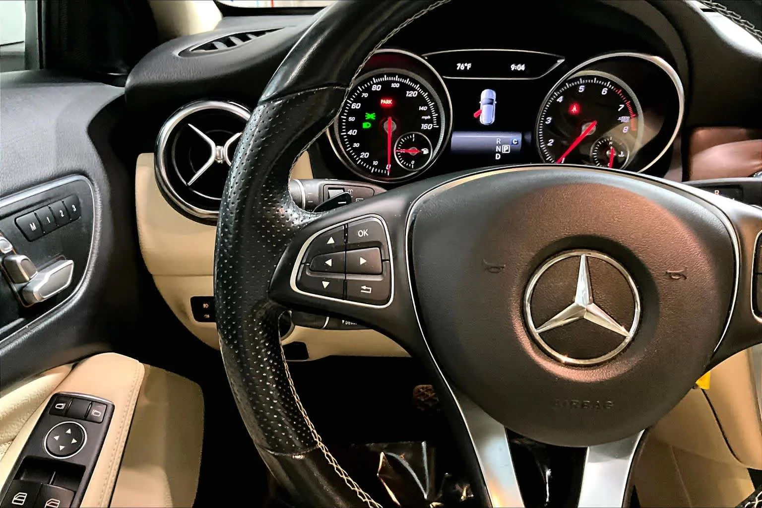 Used 2019 Polar White Mercedes-Benz GLA 250 image 24