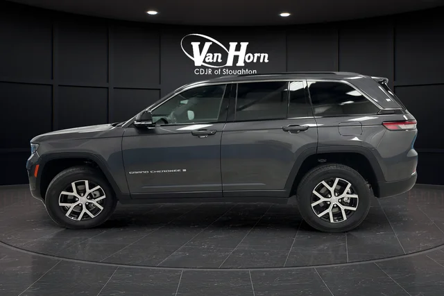 Used 2025 Gray Metallic Jeep Limited image 4