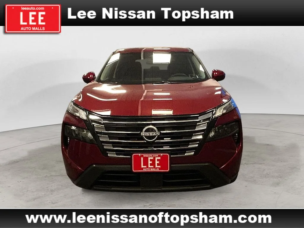 Used 2025 Scarlet Ember Tintcoat Nissan SV image 9