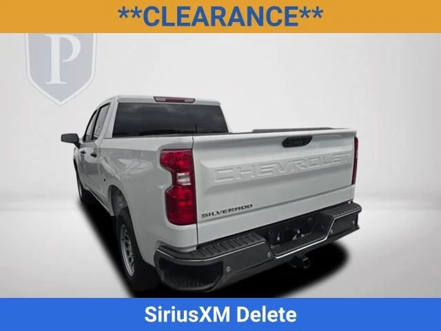 New 2026 Summit White Chevrolet WT image 10