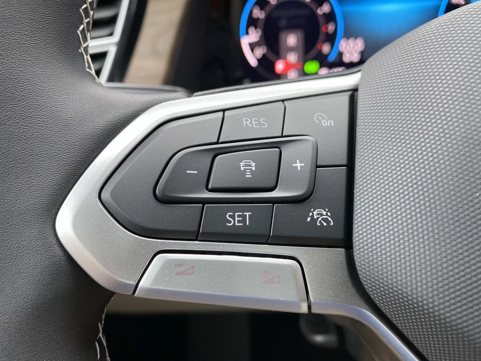 New 2026 Avocado Green Pearl Volkswagen 2.0T SE w/Technology 4MOTION image 13