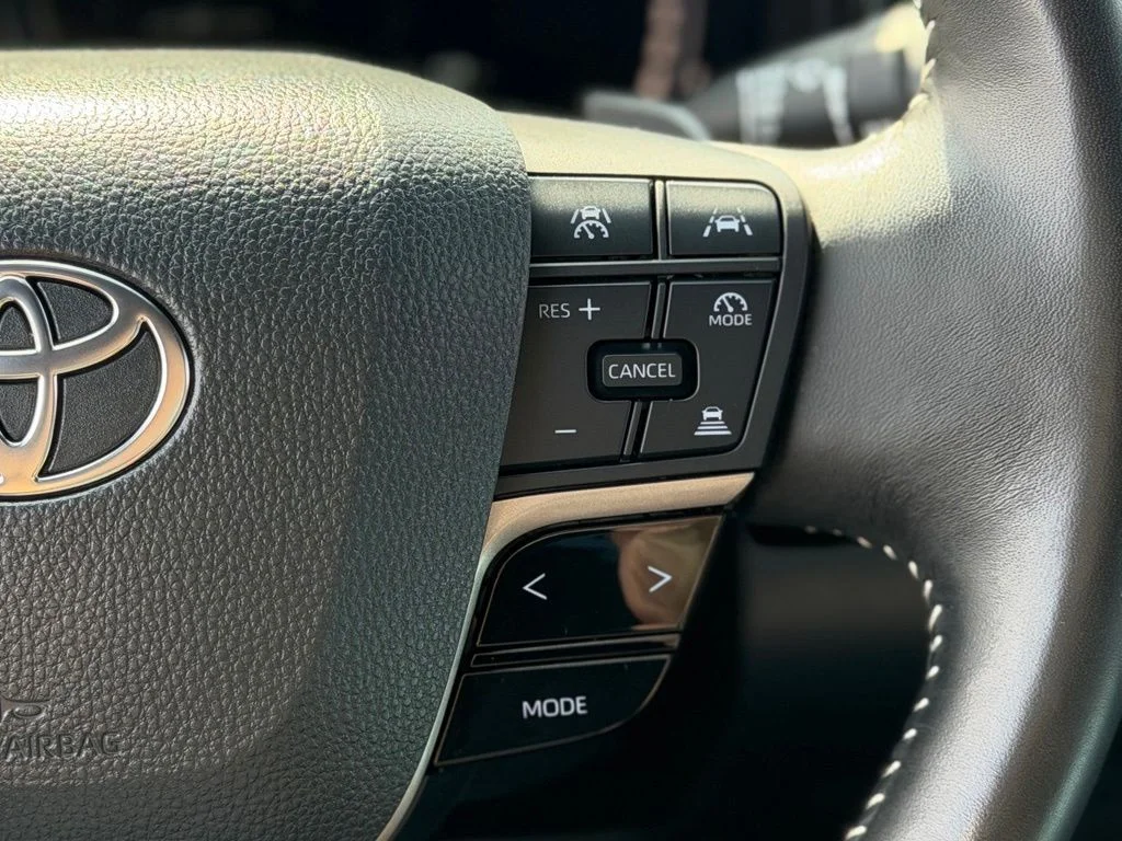 Used 2025  Toyota SE image 13