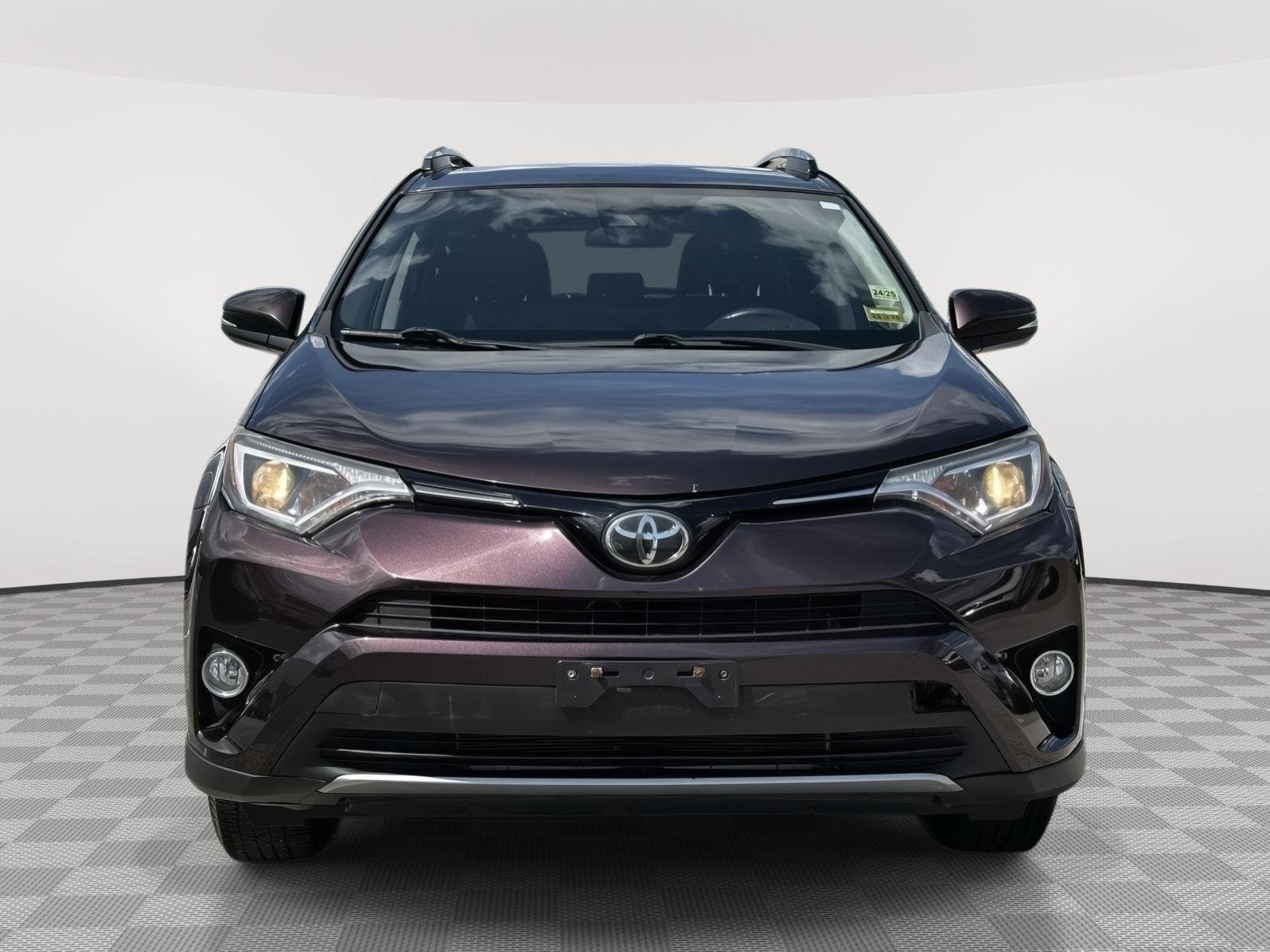 Used 2018 Toyota RAV4 XLE with VIN 2T3RFREV5JW717490 for sale in Kansas City