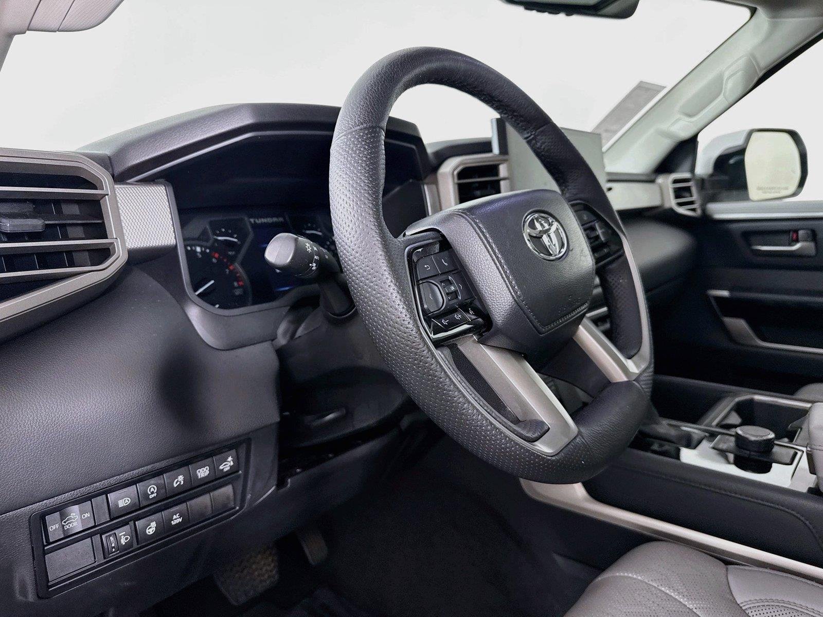 Used 2023 Wind Chill Pearl Toyota Limited image 4