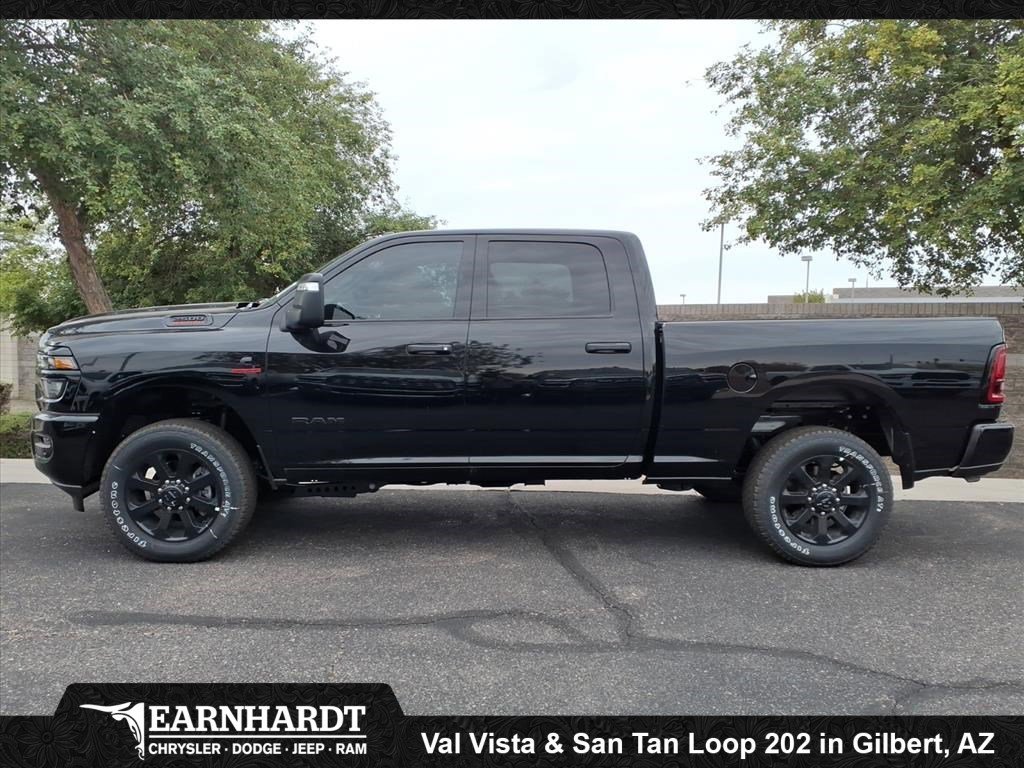 New 2026 Diamond Black Crystal Pearl-Coat Exterior Paint RAM Big Horn image 3