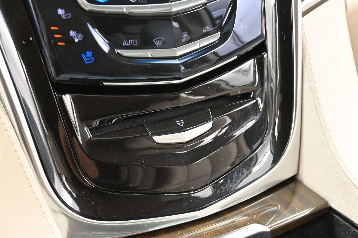 Used 2019 DARK ADRIATIC BLUE METALLIC Cadillac Premium Luxury image 24