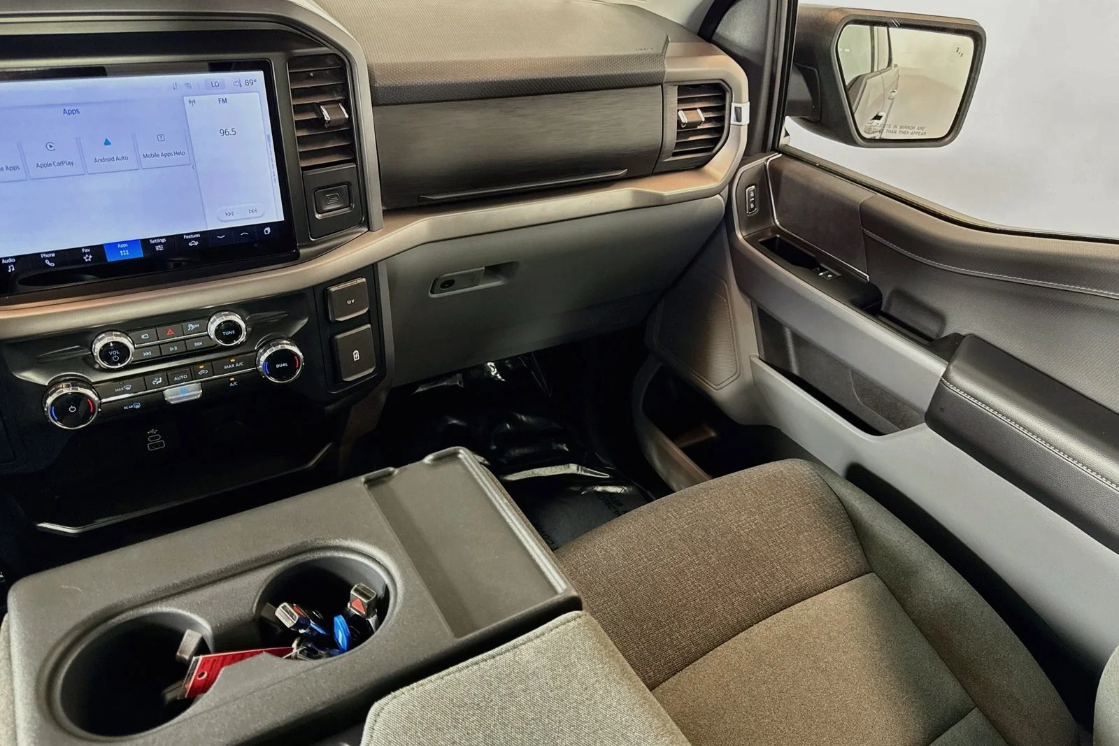 Used 2025 Agate Black Metallic Ford XLT image 21