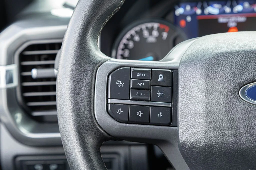 Used 2023 Black Ford XLT image 18