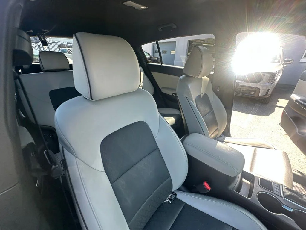 Used 2019 Red Kia EX image 35