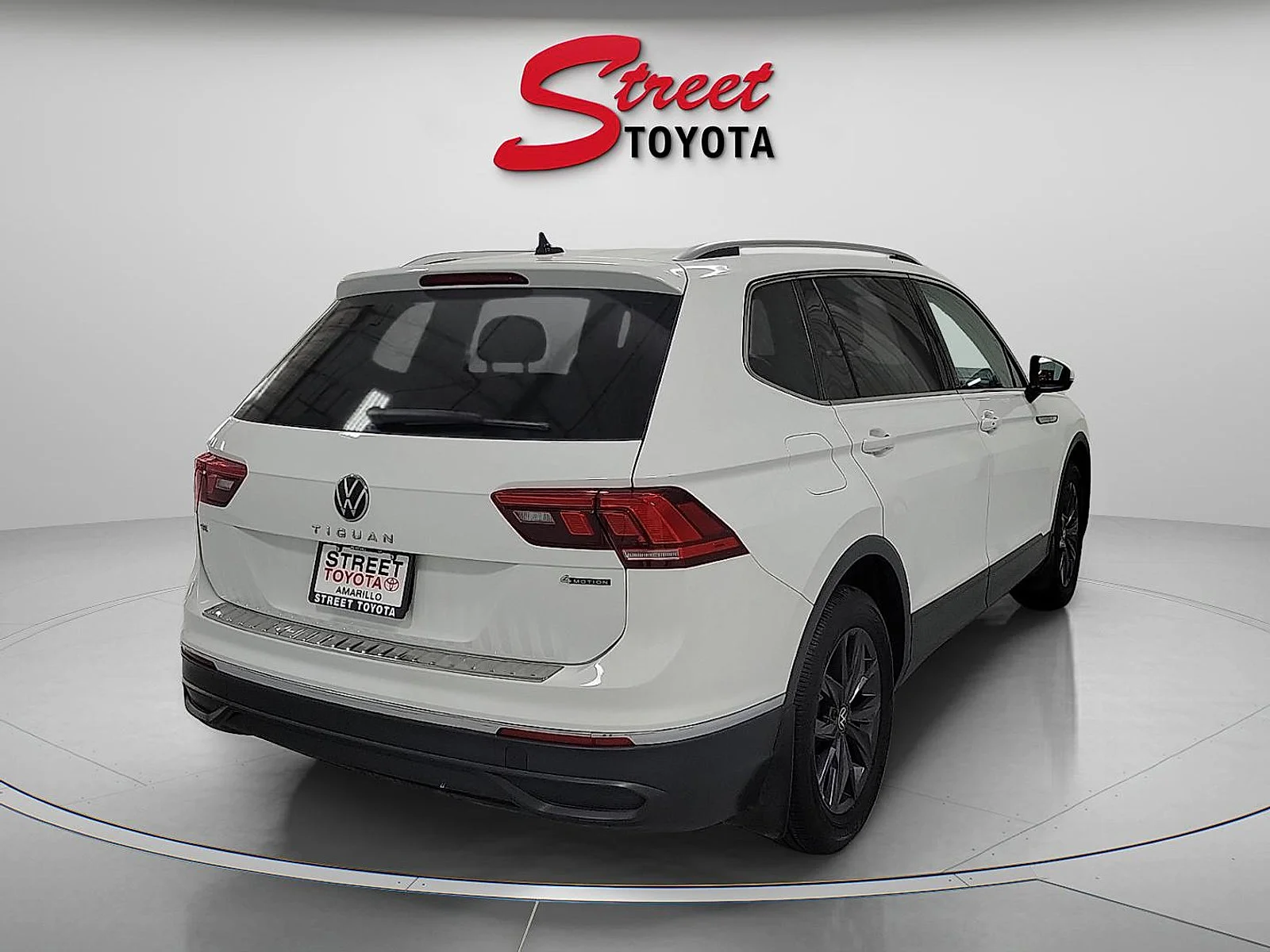 Used 2024 White Volkswagen  image 4