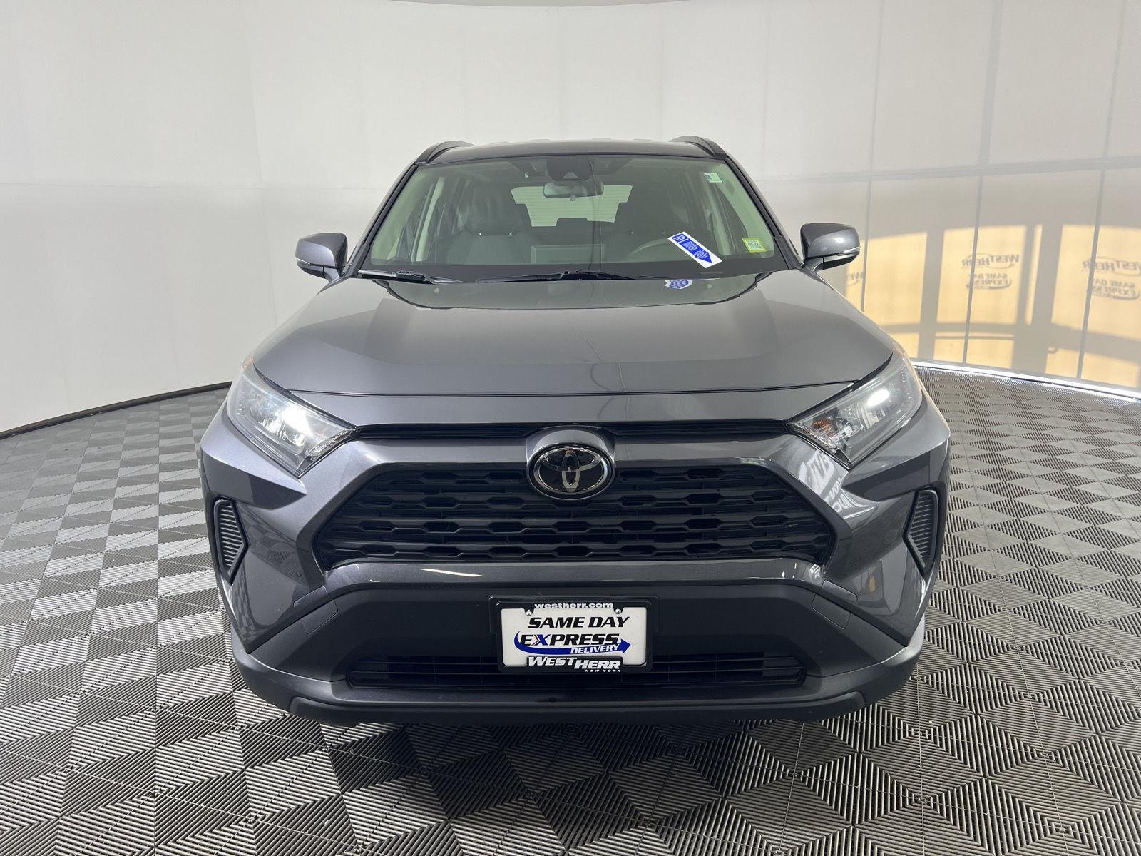 Used 2019 Magnetic Gray Metallic Toyota LE image 8