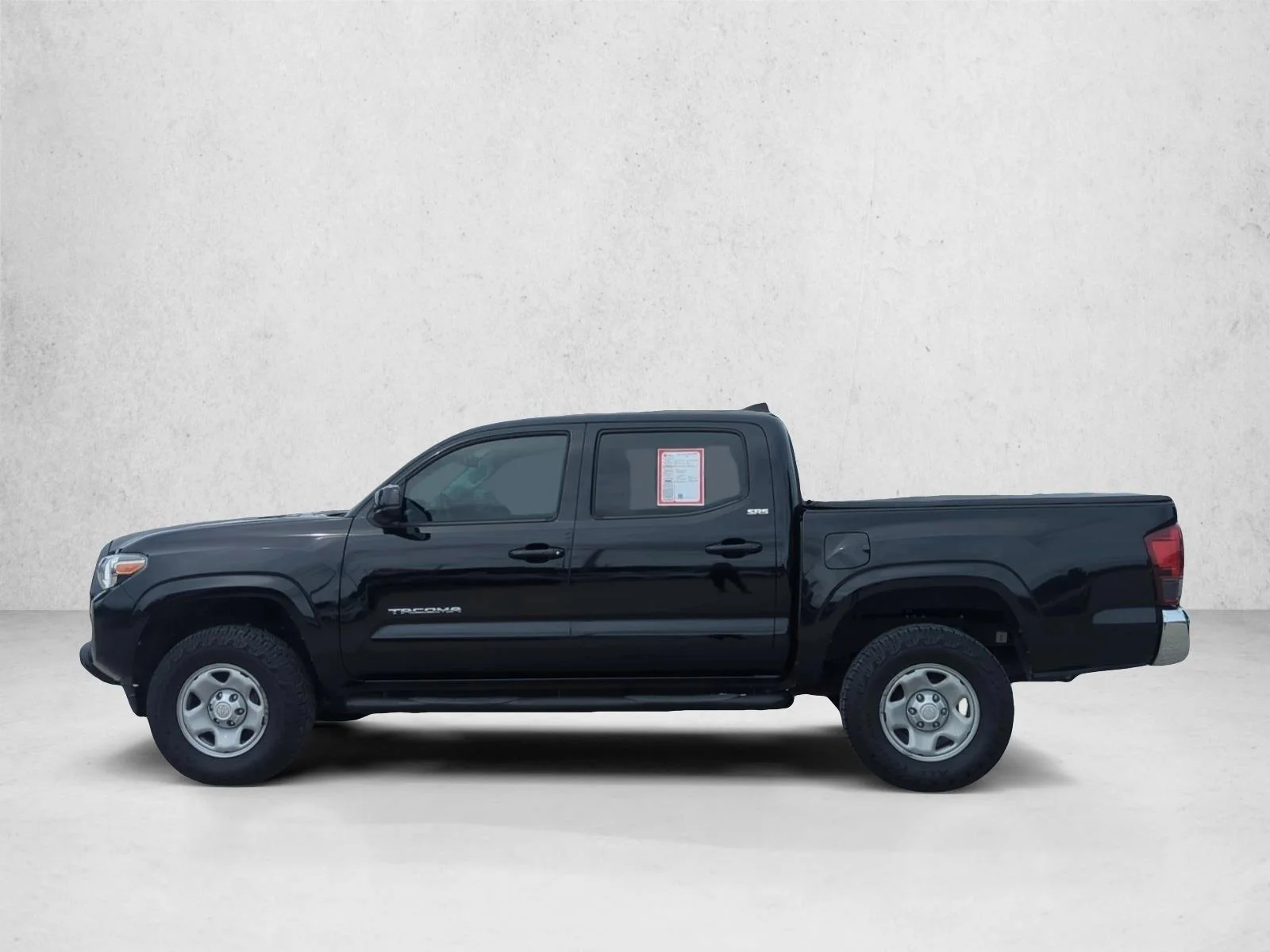 Used 2022 Midnight Black Metallic Toyota SR5 image 8